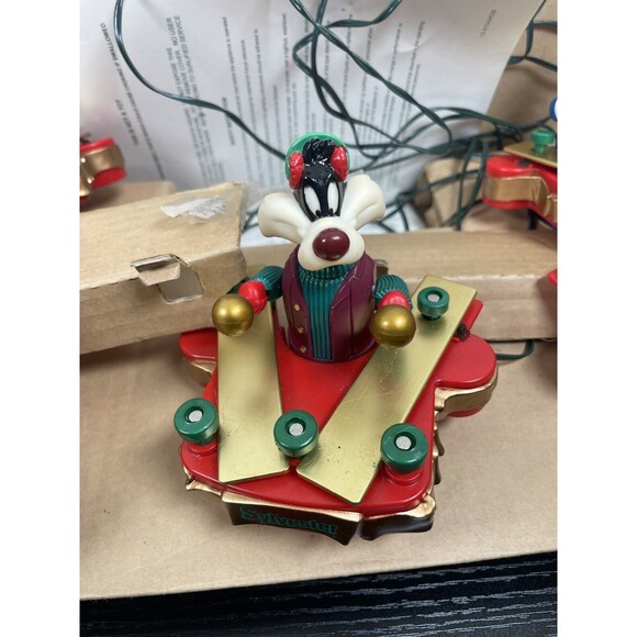 Mr. Christmas Looney Tunes Ornaments Musical Holiday 1997 Plays 20 Song With Box - Picture 6 of 16